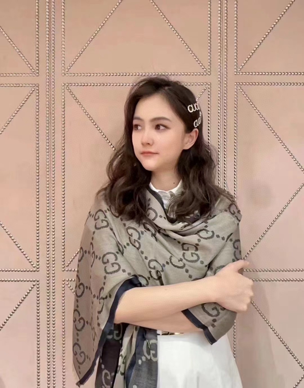 ブランドマフラー正面デザイン